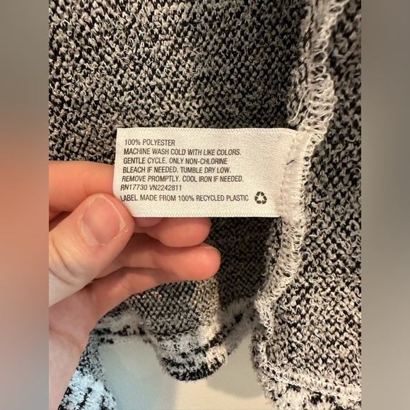 Bundle of Two Sweaters - Picture 8 of 12